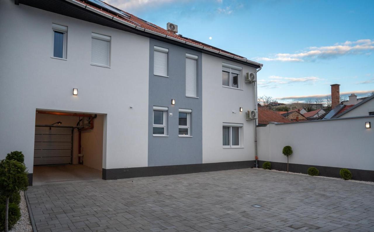 אגר Var Apartman מראה חיצוני תמונה